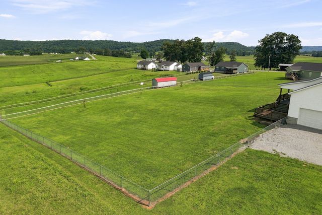 1719 Purvin Lollar Rd, Sparta, TN 38583