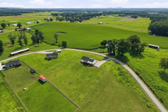 1719 Purvin Lollar Rd, Sparta, TN 38583
