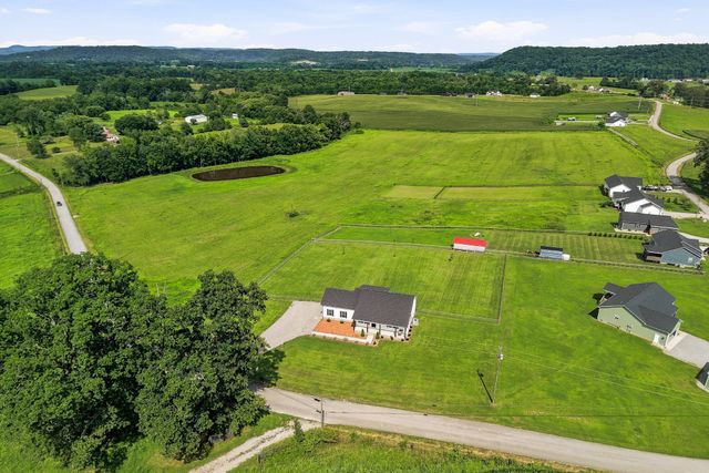 1719 Purvin Lollar Rd, Sparta, TN 38583