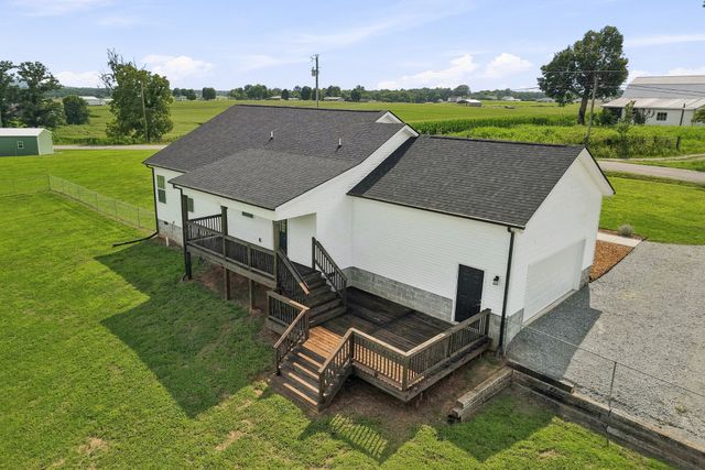 1719 Purvin Lollar Rd, Sparta, TN 38583