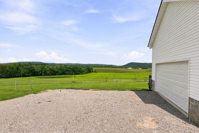 1719 Purvin Lollar Rd, Sparta, TN 38583