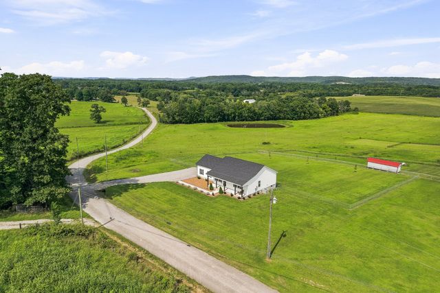 1719 Purvin Lollar Rd, Sparta, TN 38583