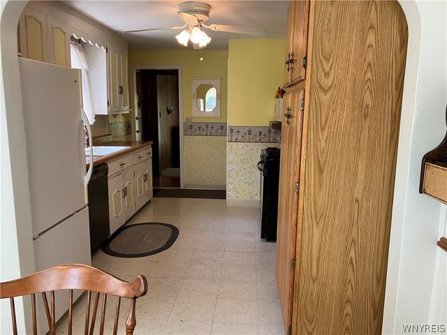 14 Hemenway Road, Cheektowaga, NY 14225