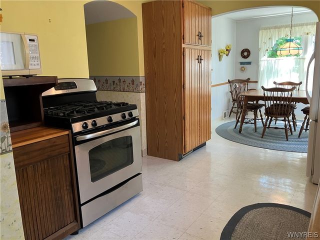 14 Hemenway Road, Cheektowaga, NY 14225
