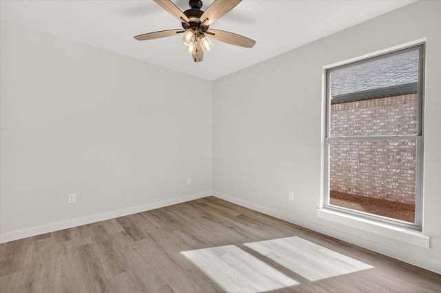 2421 Aberdeen Avenue, Wolfforth, TX 79382