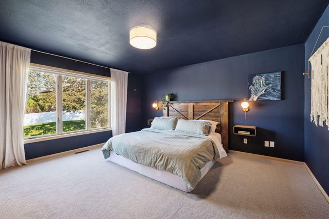 12634 Hilloway Road W, Minnetonka, MN 55305