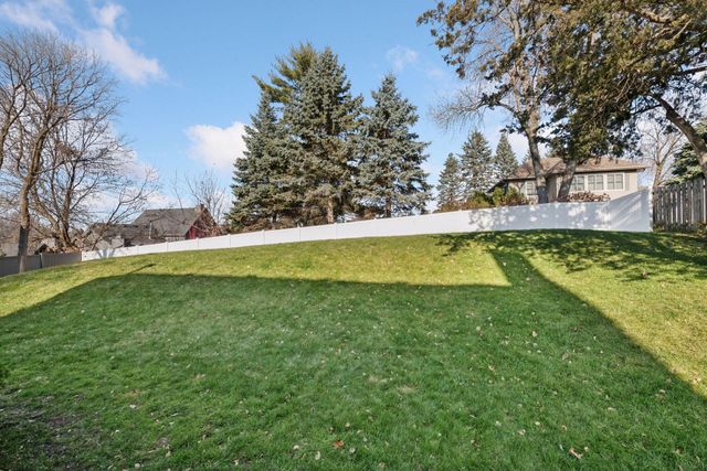 12634 Hilloway Road W, Minnetonka, MN 55305