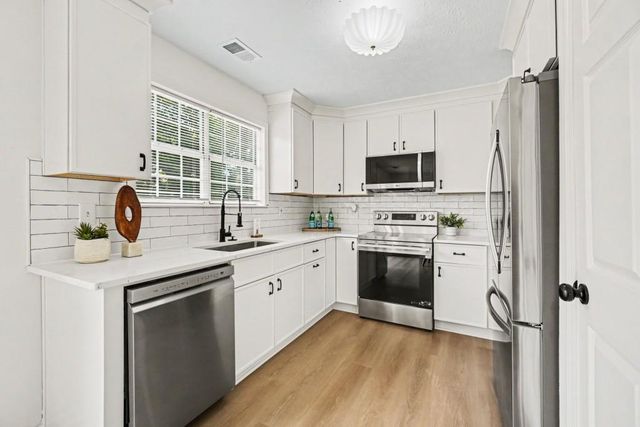120 Ashton Court, Roswell, GA 30076