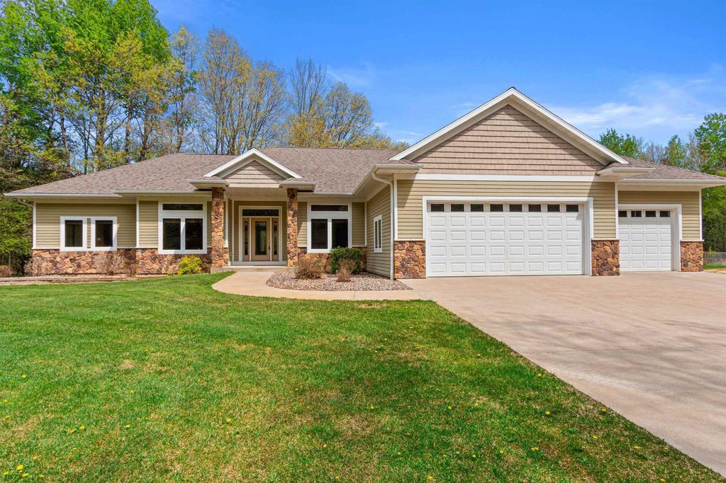 6056 SHARONWOOD LANE, Stevens Point, WI 54482