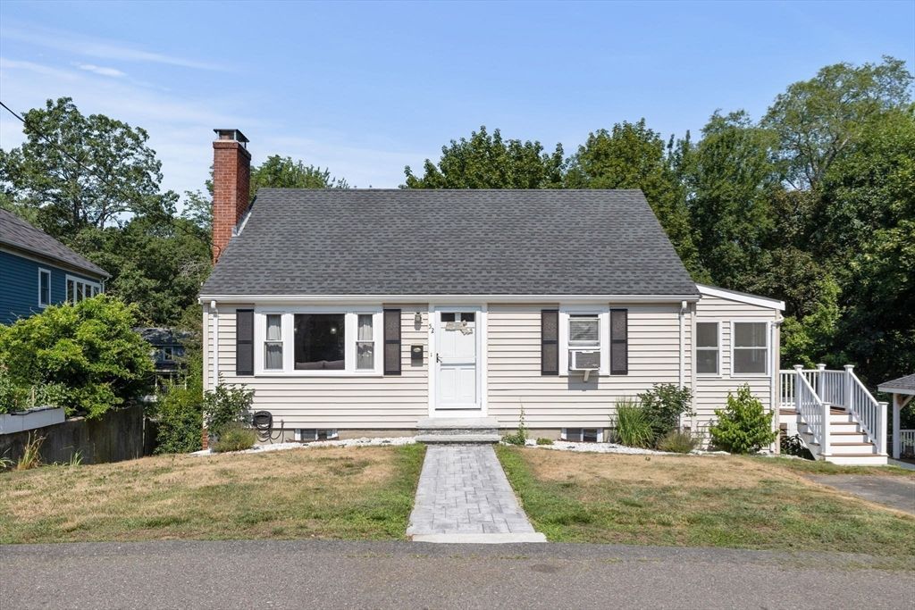 52 Friend St, Beverly, MA 01915