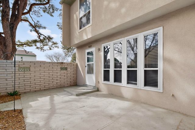 7557 Prairie Road NE, Albuquerque, NM 87109