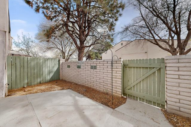 7557 Prairie Road NE, Albuquerque, NM 87109