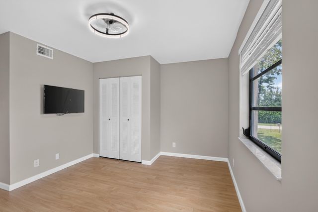 6795 Huntington Lane 201, Delray Beach, FL 33446
