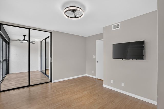 6795 Huntington Lane 201, Delray Beach, FL 33446
