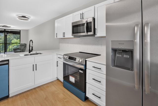 6795 Huntington Lane 201, Delray Beach, FL 33446