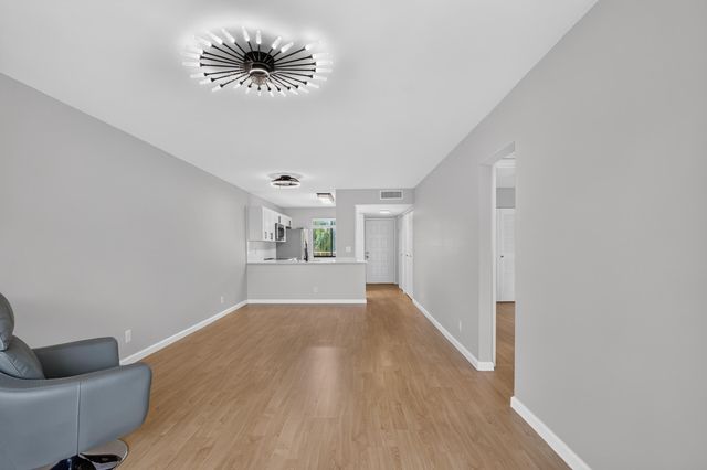 6795 Huntington Lane 201, Delray Beach, FL 33446