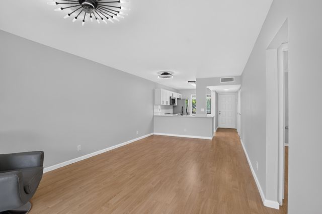 6795 Huntington Lane 201, Delray Beach, FL 33446
