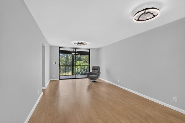 6795 Huntington Lane 201, Delray Beach, FL 33446