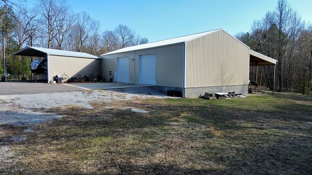 2260 Oakdale Rd, Camden, TN 38320