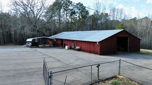 2260 Oakdale Rd, Camden, TN 38320