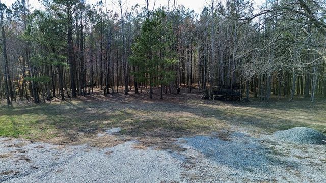 2260 Oakdale Rd, Camden, TN 38320