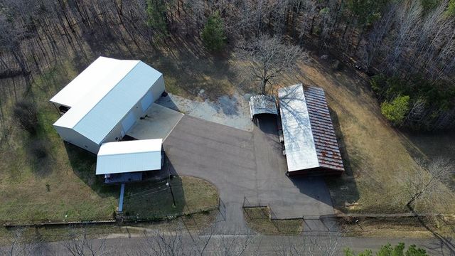 2260 Oakdale Rd, Camden, TN 38320