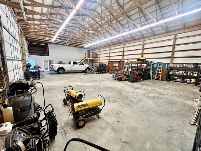 2260 Oakdale Rd, Camden, TN 38320