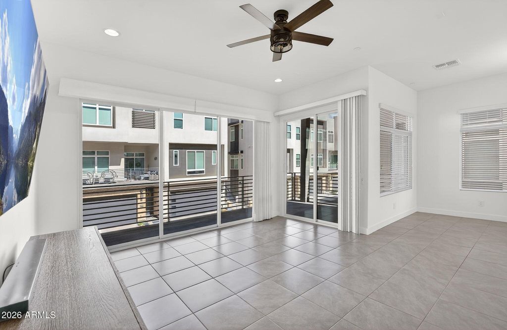 Image 17 of property listing at 6850 E MCDOWELL Road 14, Scottsdale, AZ 85257