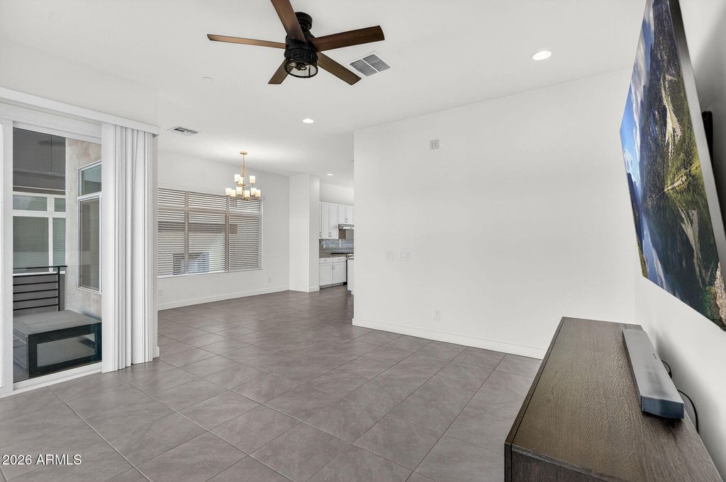 Image 18 of property listing at 6850 E MCDOWELL Road 14, Scottsdale, AZ 85257