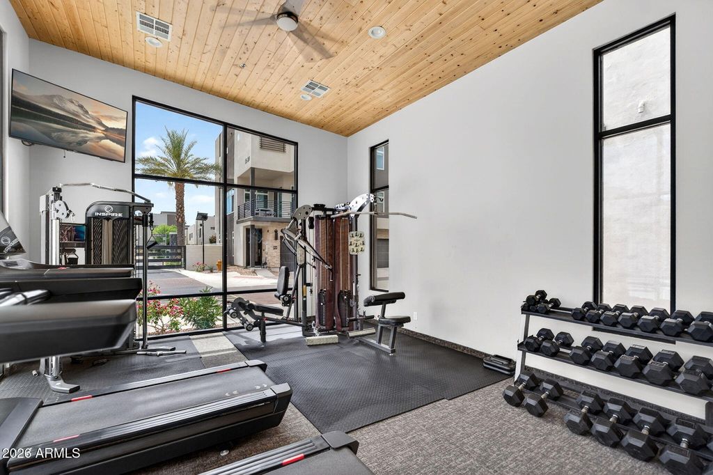 Image 36 of property listing at 6850 E MCDOWELL Road 14, Scottsdale, AZ 85257