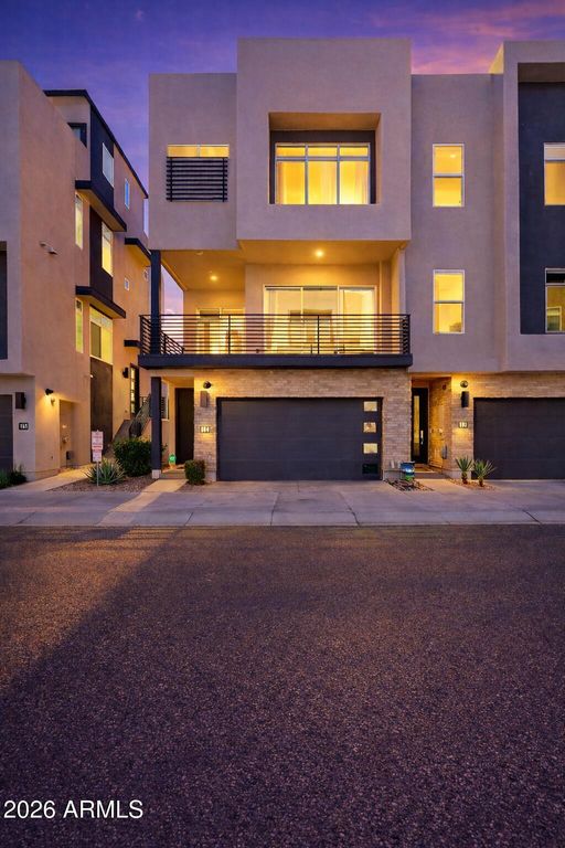 Image 7 of property listing at 6850 E MCDOWELL Road 14, Scottsdale, AZ 85257