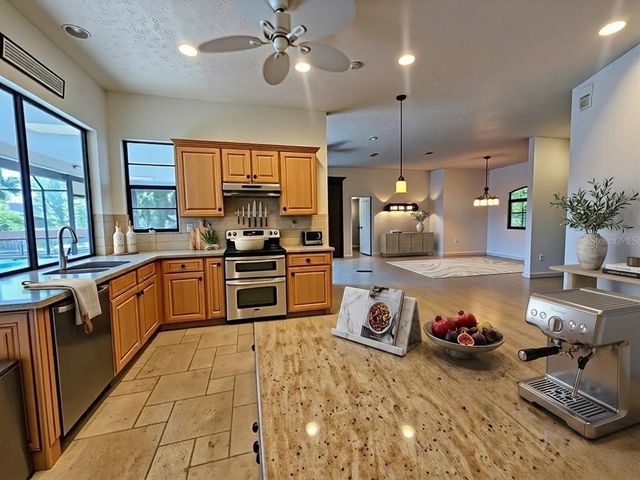 6708 90TH STREET E, Bradenton, FL 34202