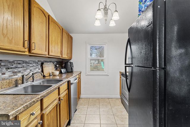 141 W KING ST, Littlestown, PA 17340