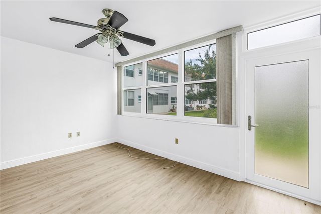 5729 13TH AVENUE N 102D, St Petersburg, FL 33710