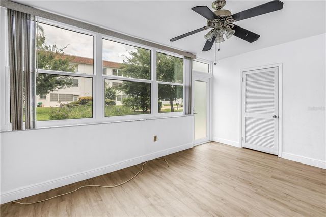 5729 13TH AVENUE N 102D, St Petersburg, FL 33710