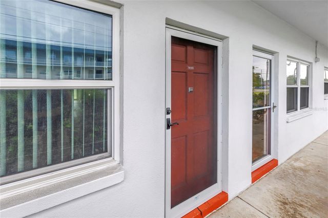 5729 13TH AVENUE N 102D, St Petersburg, FL 33710