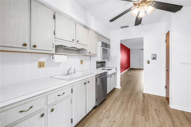 5729 13TH AVENUE N 102D, St Petersburg, FL 33710