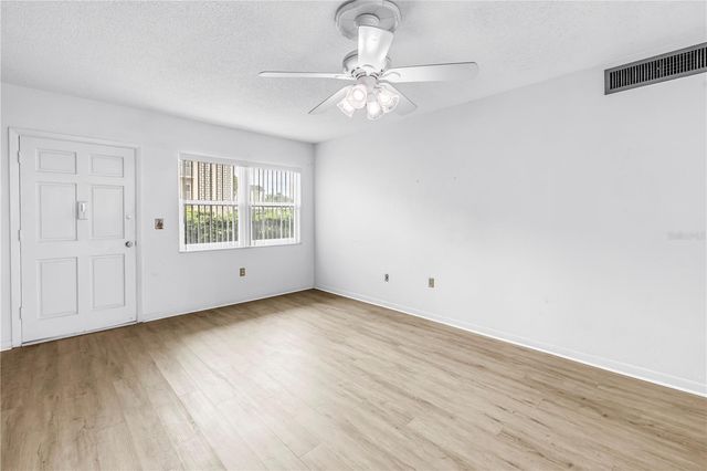 5729 13TH AVENUE N 102D, St Petersburg, FL 33710