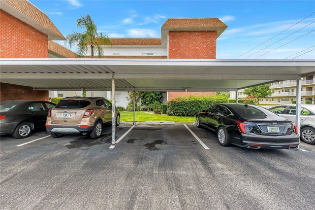 5729 13TH AVENUE N 102D, St Petersburg, FL 33710