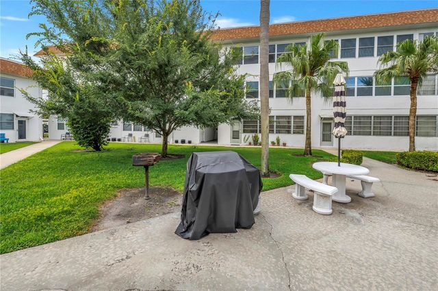5729 13TH AVENUE N 102D, St Petersburg, FL 33710
