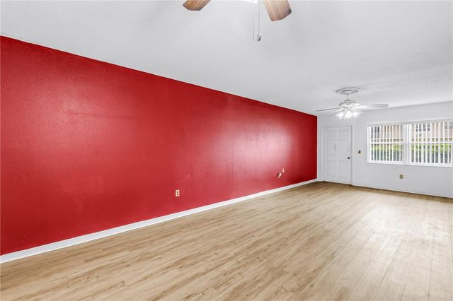 5729 13TH AVENUE N 102D, St Petersburg, FL 33710