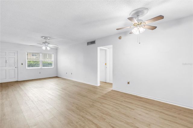 5729 13TH AVENUE N 102D, St Petersburg, FL 33710