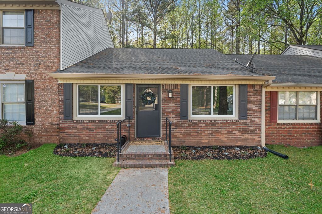 7167 Williamsburg Drive, Riverdale, GA 30274