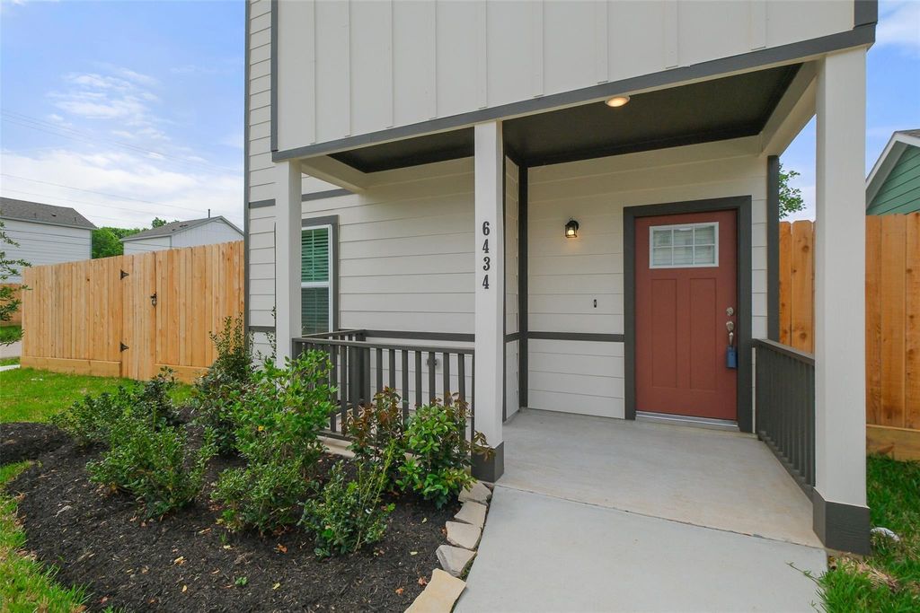 6434 New York Street, Houston, TX 77021