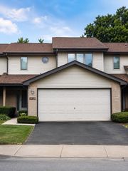 16728 Sheridans Trail, Orland Park, IL 60467