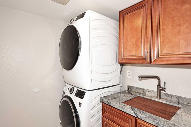 1627 E Redfield Road, Tempe, AZ 85283