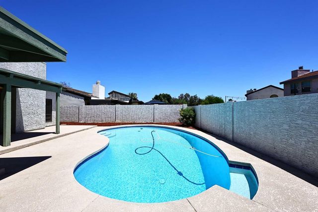 1627 E Redfield Road, Tempe, AZ 85283
