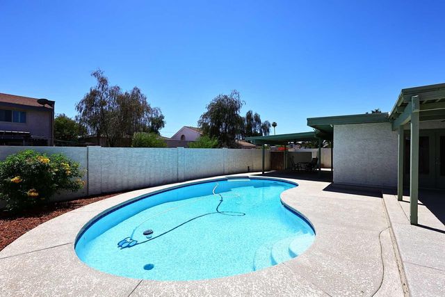 1627 E Redfield Road, Tempe, AZ 85283