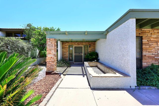 1627 E Redfield Road, Tempe, AZ 85283