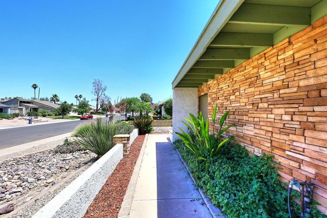1627 E Redfield Road, Tempe, AZ 85283